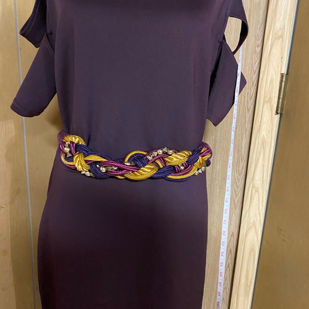 Burgundy dress detail of sleeves cut off detail - Picture 3 of 12
